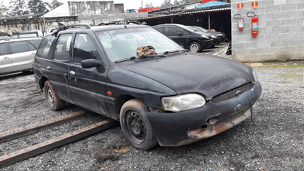 Sucata FORD ESCORT GL 1.8 16V 2002 4P Para Retirada de Peças
